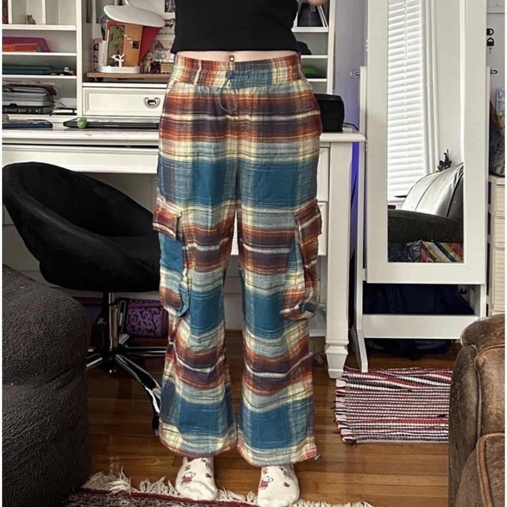 Urban Outfitters UO BDG Darren Flannel Blue & Orange Plaid Cargo Pants Medium